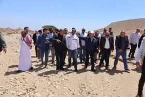 الفريق م. كامل الوزير في منطقة جبل الجلالة لبدء الخطوات لإقامة عدد من المشروعات لتوليد الكهرباء من طاقة الرياح