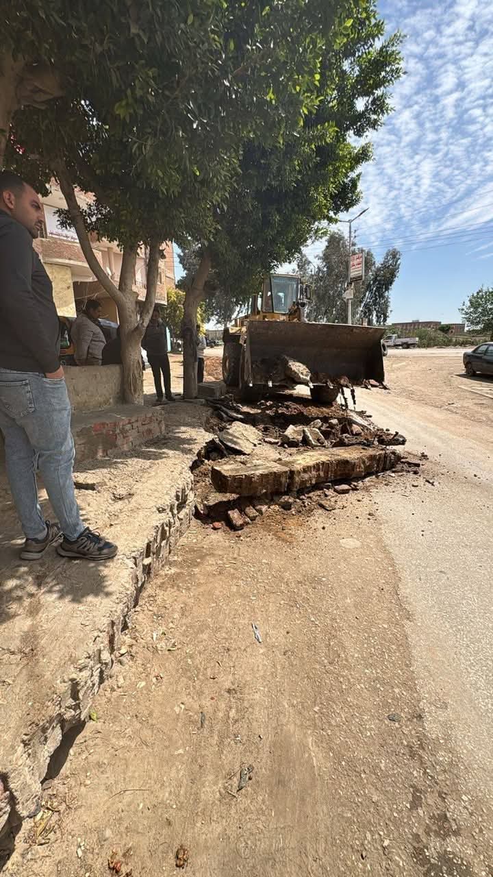محافظ الجيزة يعلن بدء رصف وتطوير طريق أم دينار بمنشأة القناطر استجابةً لأهالي منشأة القناطر 