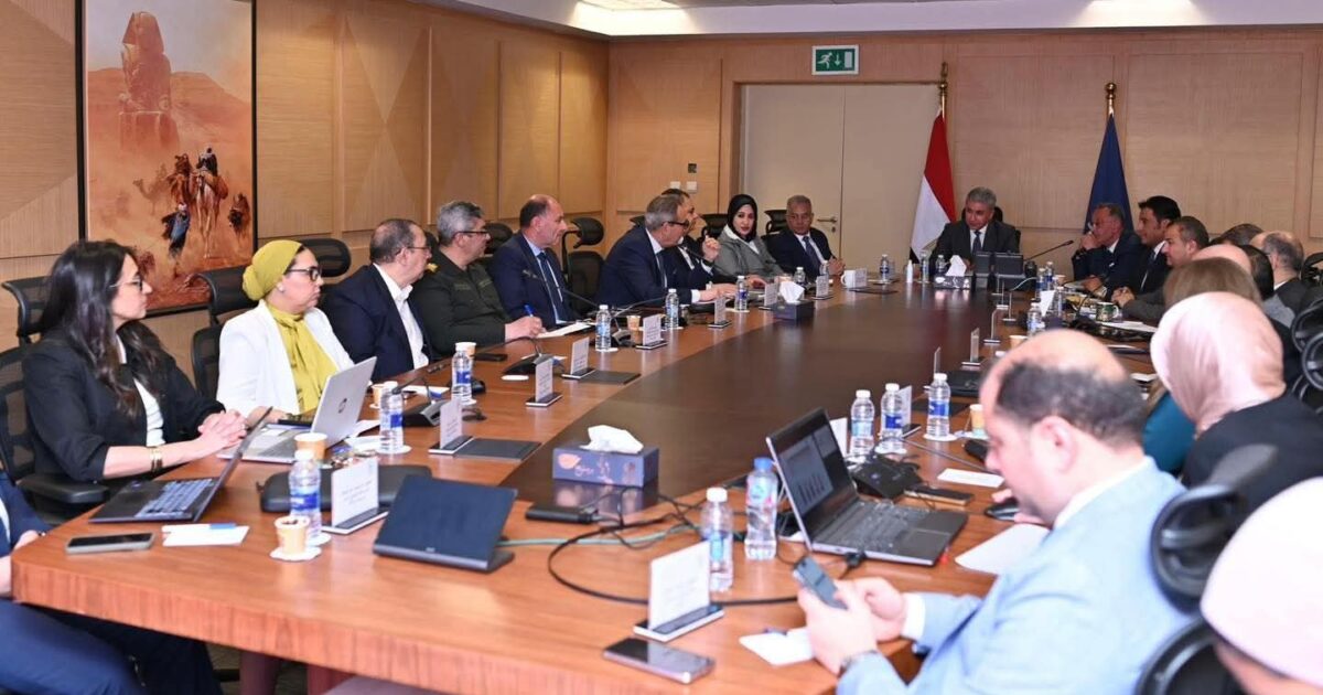 وزير السياحة والآثار يترأس اجتماع مجلس إدارة هيئة المتحف المصري الكبير