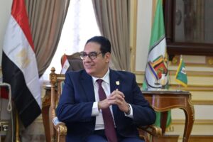 سفير دولة الإمارات فى ضيافة جامعة القاهرة جامعة القاهرة لبحث تعزيز التعاون الأكاديمي ورعاية الطلاب الإماراتيين