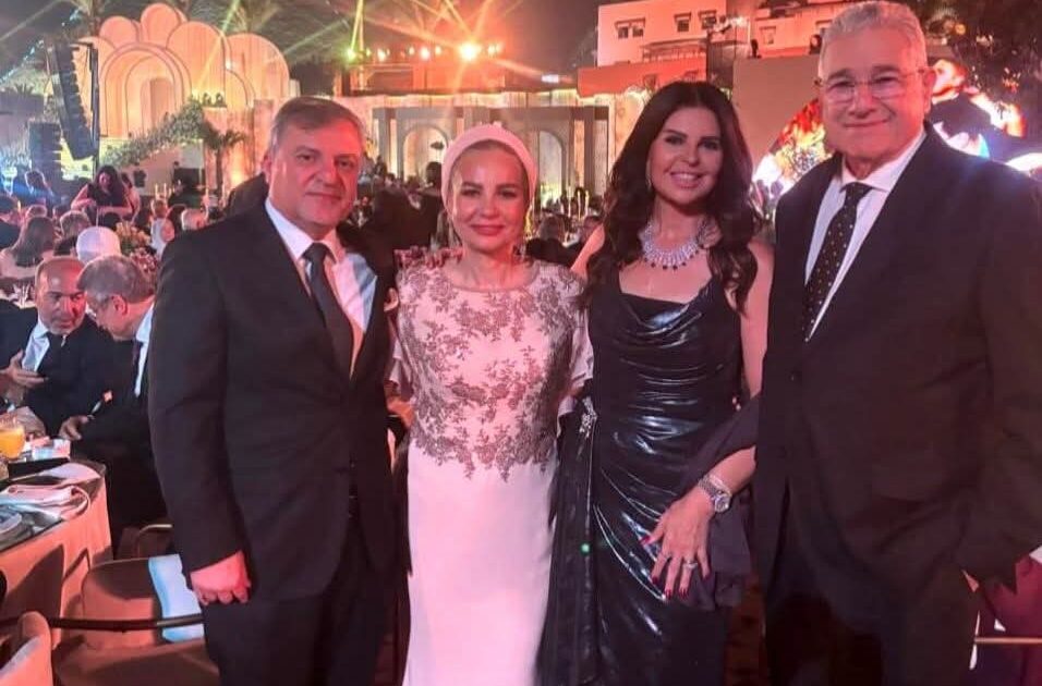 بحضور رجل الأعمال علاء سكجها.. عمرو دياب يشعل زفاف ابنة المنتج محمد السعدي