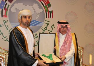 قلادة السياحة العربية من الطبقة الممتازة لجلالة لسلطان سلطنة عمان 