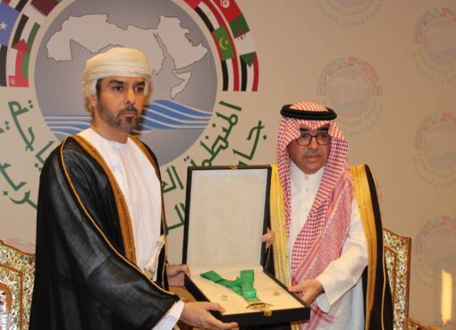 قلادة السياحة العربية من الطبقة الممتازة لجلالة لسلطان سلطنة عمان 