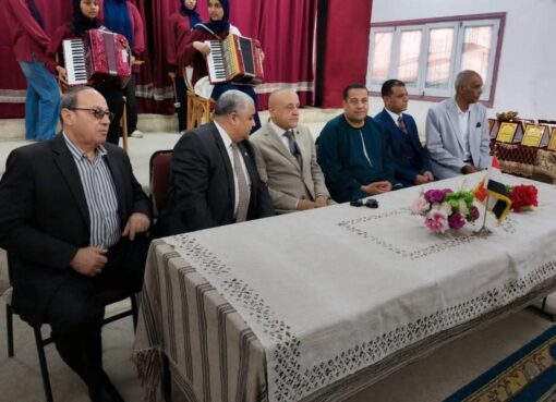 عمارةيفتتح معرض العلوم بمدرسة أرمنت الثانوية بنات بارمنت