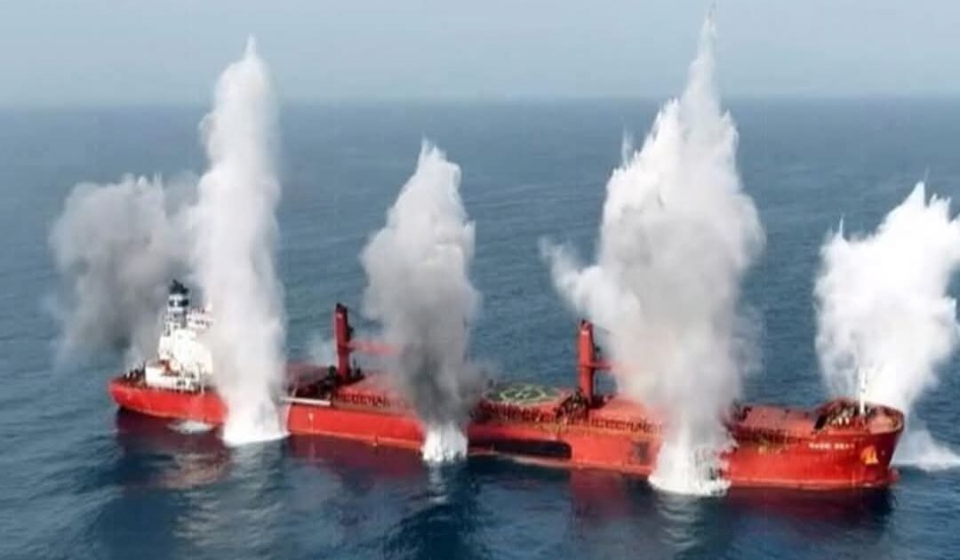 استهداف سفينة حاويات قبالة عمان وإصابات فى غرفة القيادة