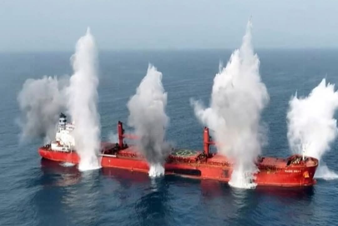 استهداف سفينة حاويات قبالة عمان وإصابات فى غرفة القيادة