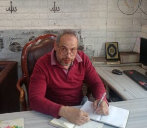 التاريخ من وراء الستار