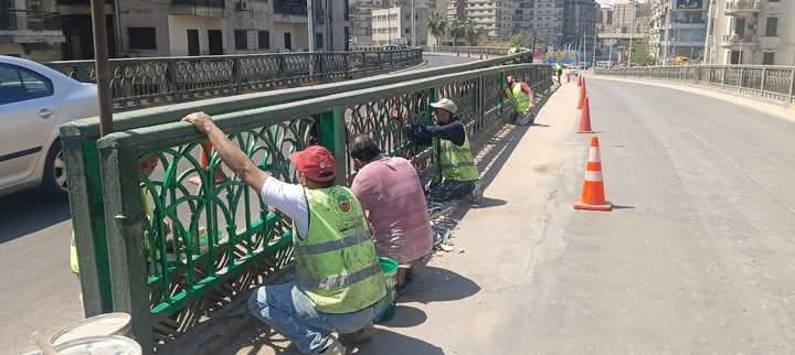 محافظ الجيزة يتابع أعمال صيانة كوبري الجيزة المعدني وتركيب أسوار حديدية بدلاً من المفقودة والمتهالكة