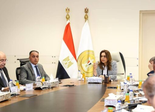 تصريح مؤقت خلال أسبوع لتشغيل المحال وخطة حكومية لتبسيط إجراءات التراخيص