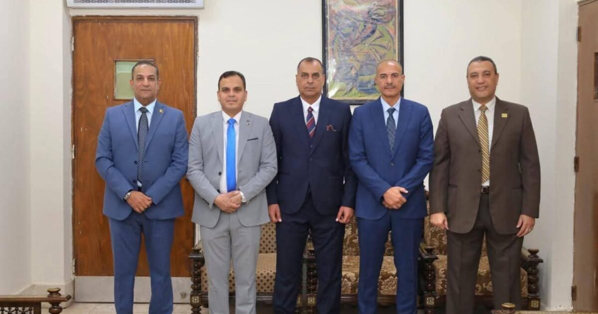 رئيس جامعة المنيا يترأس لجنة اختيار عميد كلية علوم الرياضة