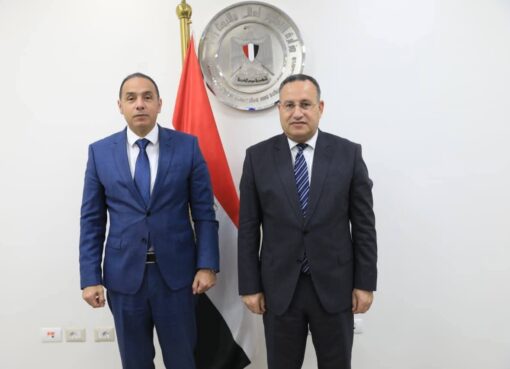 وزير التعليم العالي يبحث مع رئيس الرقابة المالية آليات نشر الثقافة المالية لطلاب الجامعات وفرص الاستفادة من الأنشطة غير المصرفية