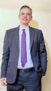 إمبراطورية على حافة الهاوية