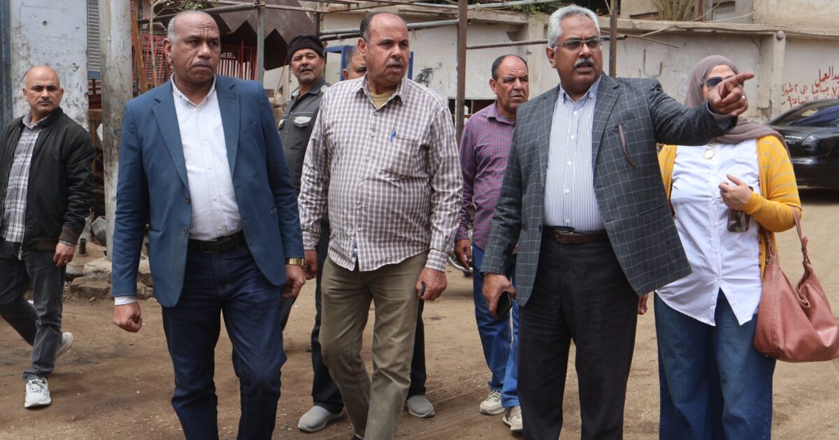 نائب محافظ سوهاج يتفقد جاهزية الحملة الميكانيكية بحي غرب