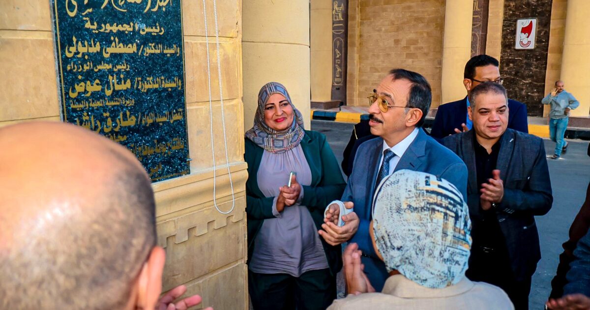 محافظ سوهاج يفتتح بوابة المدخل الغربي لمركز ومدينة سوهاج