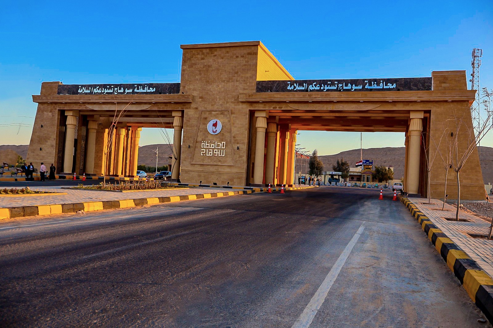 محافظ سوهاج يفتتح بوابة المدخل الغربي لمركز ومدينة سوهاج