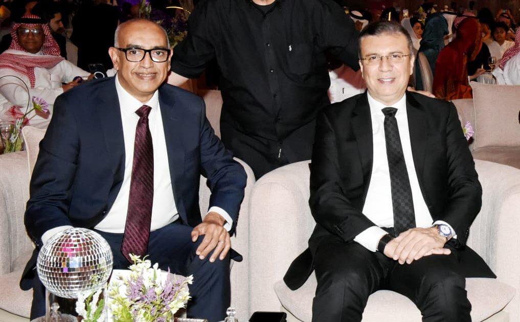 بحضور القنصل العام لجمهورية مصر ورئيس أتحاد المصريين بالمملكة ورئيس النادي الأهلي تخريج طلاب وطالبات مدارس ناسا العالمية بجدة 