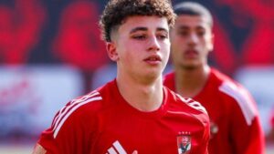 لاعب الأهلى يقترب من راسينج سانتاندير