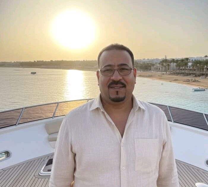 فى شرع مين