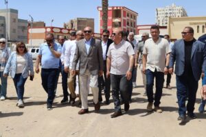 محافظ السويس يتفقد منطقة الخور بحي السويس