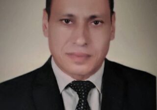 رِيشَةٌ تُورِقُ فِي المَهَبِّ