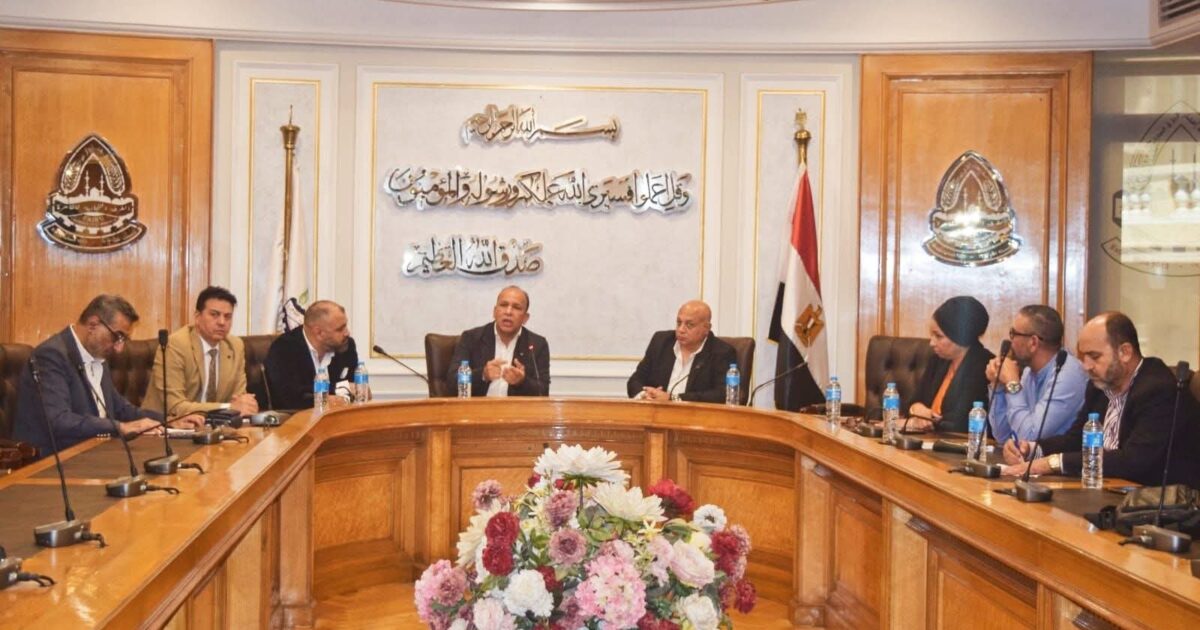 في مذكرة عاجلة لـ"العشري".. شُعبة النقل الدولي ترفع شعار التطوير والتنمية بمقترحات عصرية طبقًا لرؤية مصر 2030