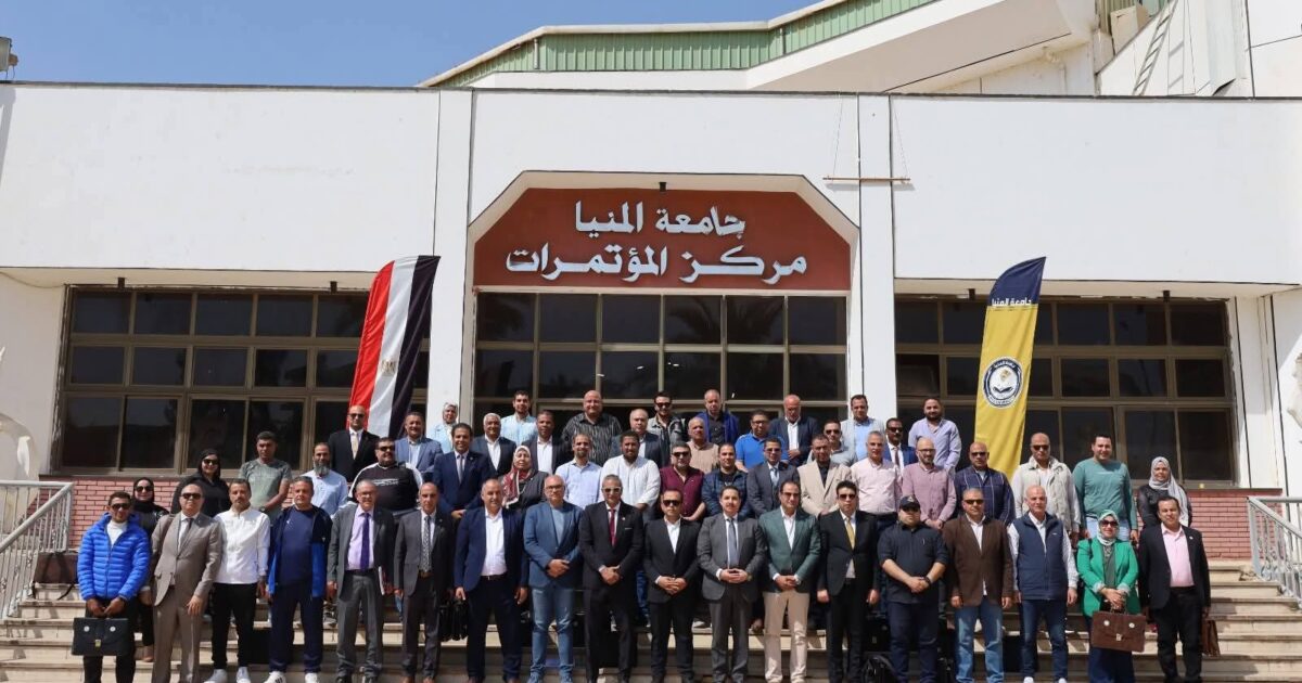 بمشاركة ممثلى الجامعات الحكومية والمعاهد العليا: اجتماعًا تحضيريًا موسعًا بجامعة المنيا استعدادًا لاستضافة أسبوع شباب الجامعات الرابع عشر