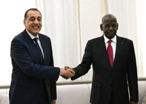 رئيس الوزراء يصل إلى جيبوتي للمشاركة في مراسم تنصيب فخامة الرئيس "إسماعيل عمر جيله"