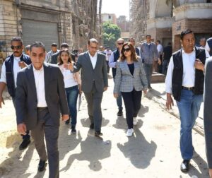 وزيرة التنمية المحلية والبيئة تتفقد أعمال تطوير المرحلة الثانية من سوق العتبة بمحافظة القاهرة