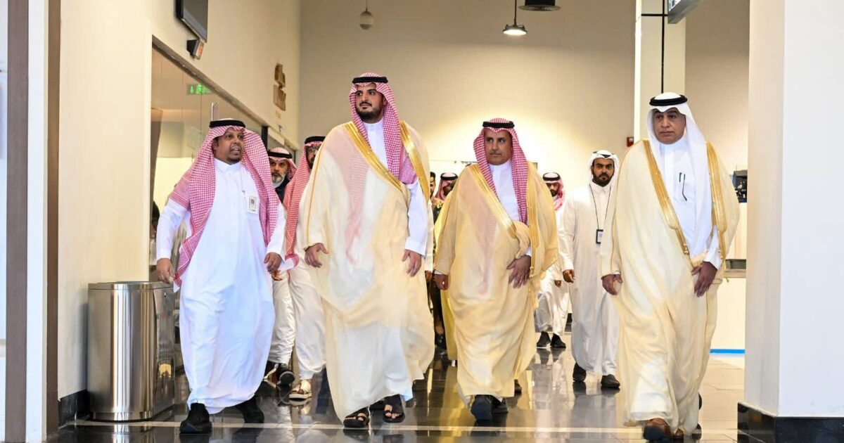 مُحافظ الطائف يقف ميدانيًا على استعدادات الجهات المشاركة في خدمة ضيوف الرحمن بمطار الطائف