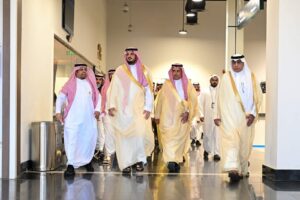 مُحافظ الطائف يقف ميدانيًا على استعدادات الجهات المشاركة في خدمة ضيوف الرحمن بمطار الطائف