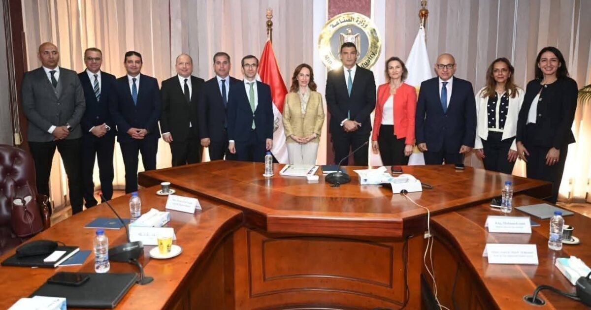 وزير الصناعة يبحث مع وفد مجموعة شركات غوروك التركية خطة المجموعة لإقامة مشروع صناعي في مصر 
