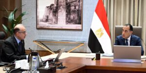 رئيس الوزراء يستعرض مع وزير الاستثمار والتجارة الخارجية عددا من ملفات العمل