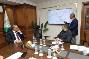 الأنصاري يضغط لإنهاء مشروعات الصرف بالهرم وبولاق تمهيدًا للرصف