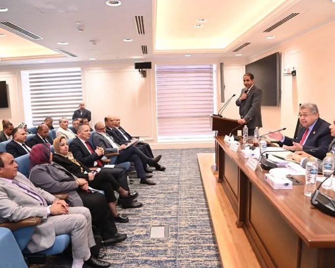 جامعة دمنهور تؤكد التزامها بترشيد الإنفاق وتعظيم الاستفادة من الموارد خلال عرض موازنتها بالبرلمان