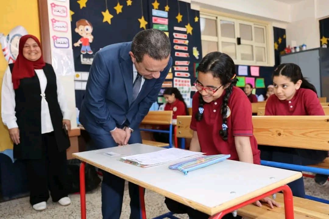 محافظ المنوفية يتابع انطلاق الامتحانات ميدانياً