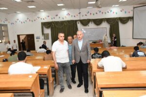 رئيس جامعة قناة السويس يتابع انطلاق امتحانات متطلبات الجامعة ميدانياً ويؤكد: توفير الأجواء الملائمة للطلاب أولوية قصوى»