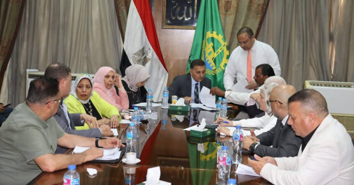 محافظ القليوبية يعقد لقاءً جماهيرياً موسعاً بشبرا الخيمة لحل شكاوى المواطنين فورياً وتوفير فرص عمل للشباب
