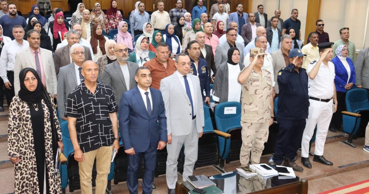 محافظ القليوبية يتابع ملفات التصالح والتقنين والمتغيرات المكانية.. والمجلس يوافق على حزمة قرارات خدمية وتنموية جديدة