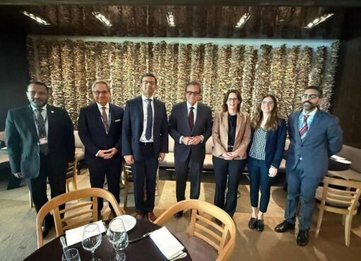 وزير الصحة يبحث مع البنك الدولي تعزيز التعاون في القطاع الصحي