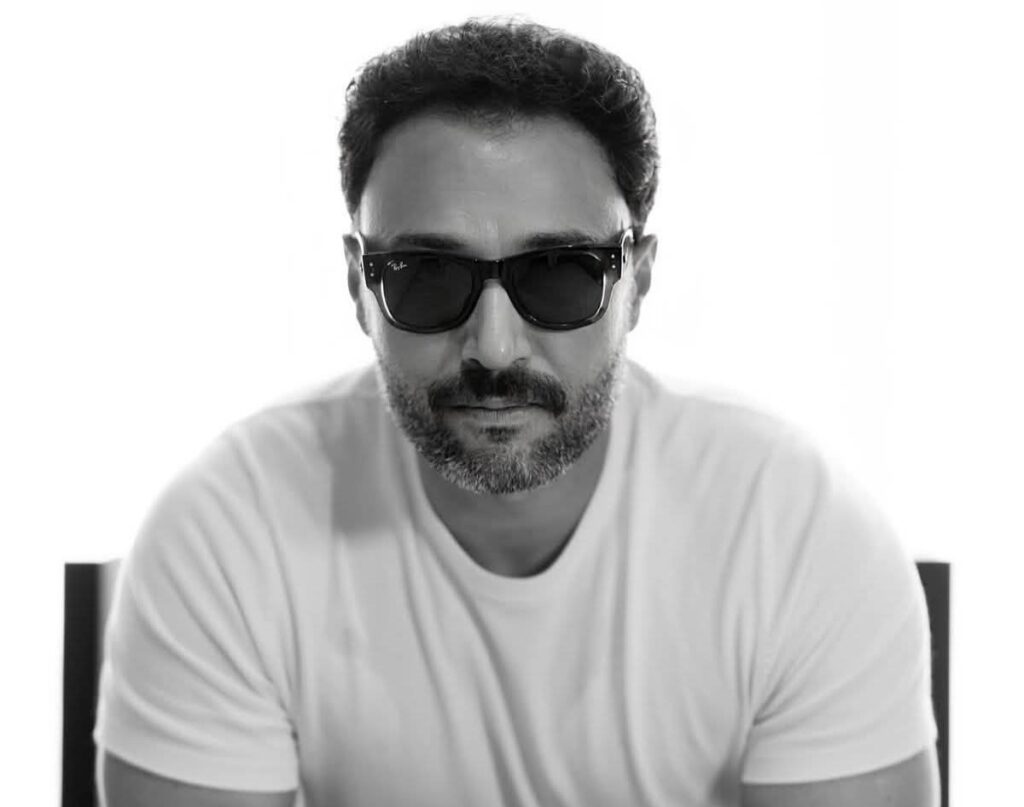 محمد العمروسي.. الرجل الذي يبدو هادئًا بينما يعيش ألف معركة داخل رأسه.. قراءة فلكية ونفسية شديدة العمق تكشف أسرار شخصيته والطاقة الخفية والحب والقدر