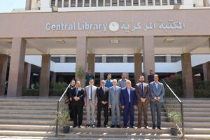 رئيس جامعة المنيا يتفقد امتحانات الصيدلة وطب الأسنان بمركز الاختبارات الإلكترونية