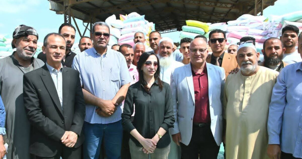 محافظ البحيرة تتابع منظومة توريد الأقماح بشونة البنك الزراعي ببردلة وشونة مطحن كفر الدوار 