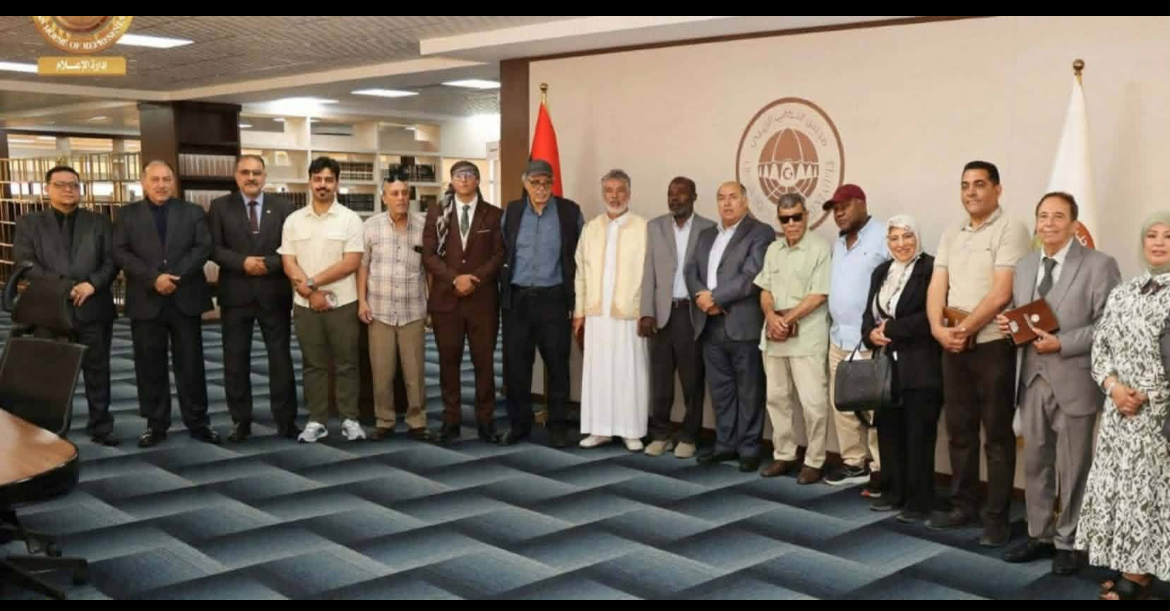 ممكن صورة لمعالي المحافظ لاضعها علي مقالة لو تكرمت