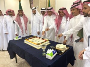 مدير إعلام مكة يكرّم فريق العمل تقديرًا لجهود موسم الحج 1447هـ