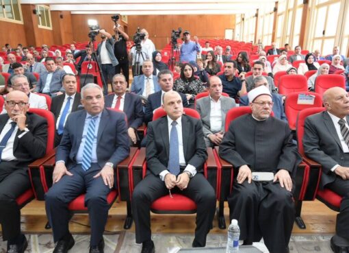 محافظ الغربية يشهد مناقشة رسالة دكتوراه لبطل من أبطال أكتوبر ويؤكد: النماذج الوطنية المشرفة مصدر فخر للأجيال ومثل أعلى