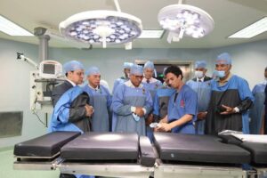 رئيس جامعة المنيا يستقبل د. عمرو عبد العال الأمين العام للجمعية العربية لزراعة الكبد
