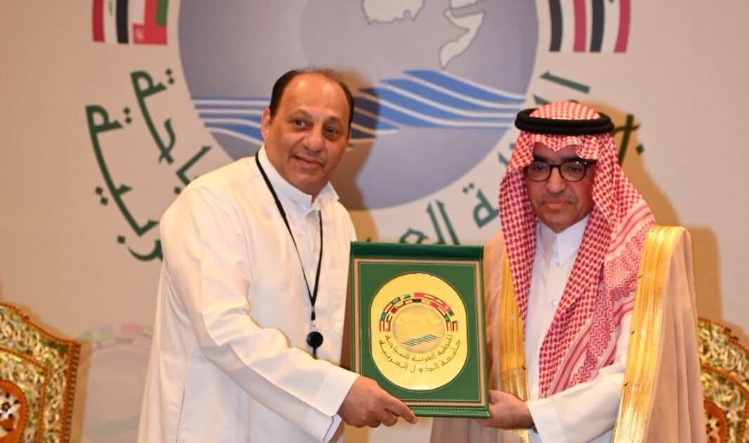 بندر الفهيد يكرّم الزميل سامر العوفي تقديرًا لجهوده الإعلامية