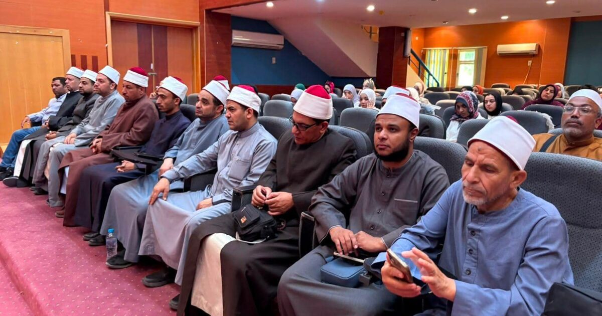 دورة تدريبية عن "الإستدامة والطاقة المتجددة فى المباني الحكومية"