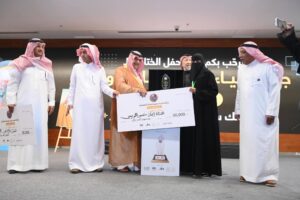 بحضور عدد من أصحاب السمو الأمراء وأصحاب المعاليالفنانون يرسمون سيرة قائد الوطن في جائزة ضياء للبورترية