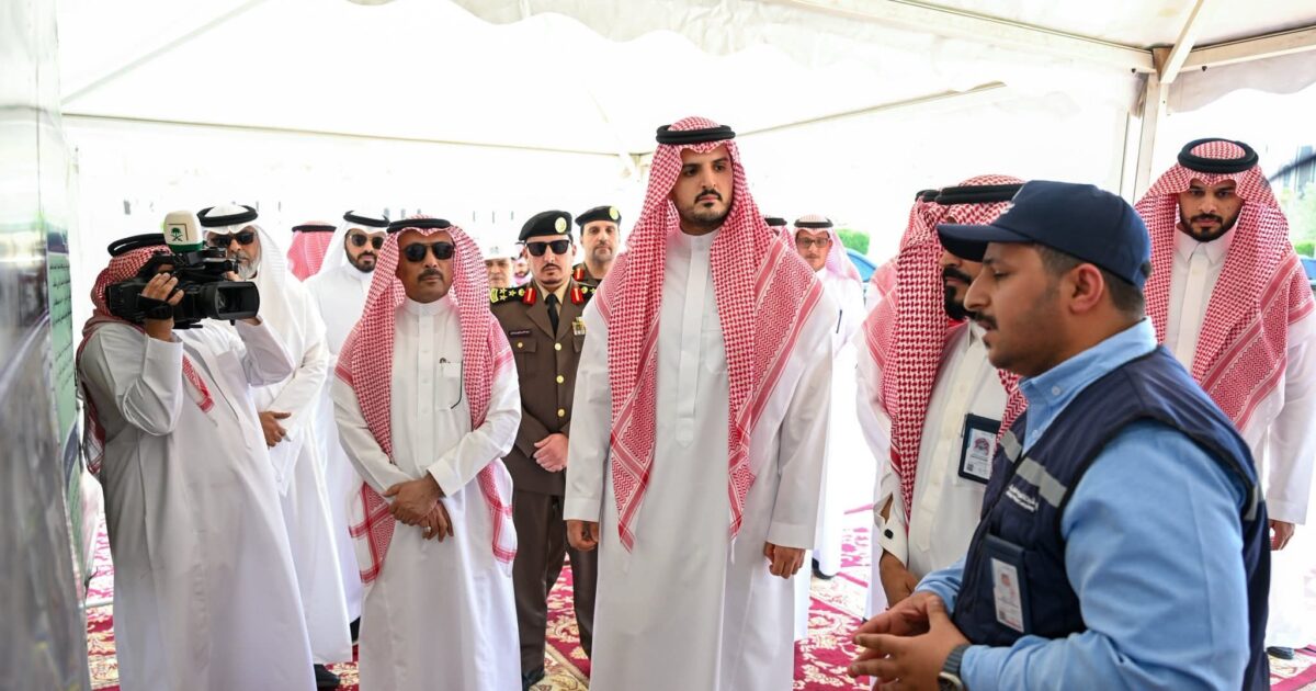 محافظ الطائف يتفقد مشروع المدخل الغربي ويطّلع على أعمال تطوير البنية التحتية